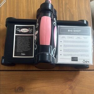 Sizzix Big Shot in Black and Pink plus embossing folders & craft dies kits new